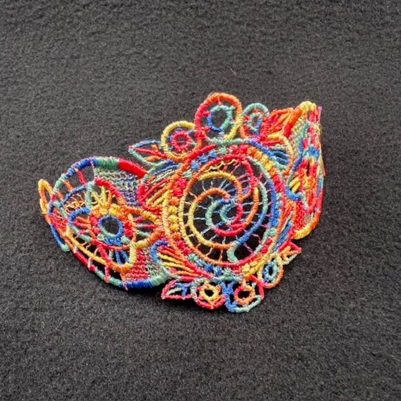 Homemade Multicolored Lace Bracelet - Picture 4 of 7